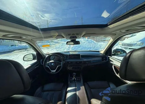 2014 BMW X5 xDrive50I z USA, uszkodzony, nr VIN 5UXKR6C56E0J73696